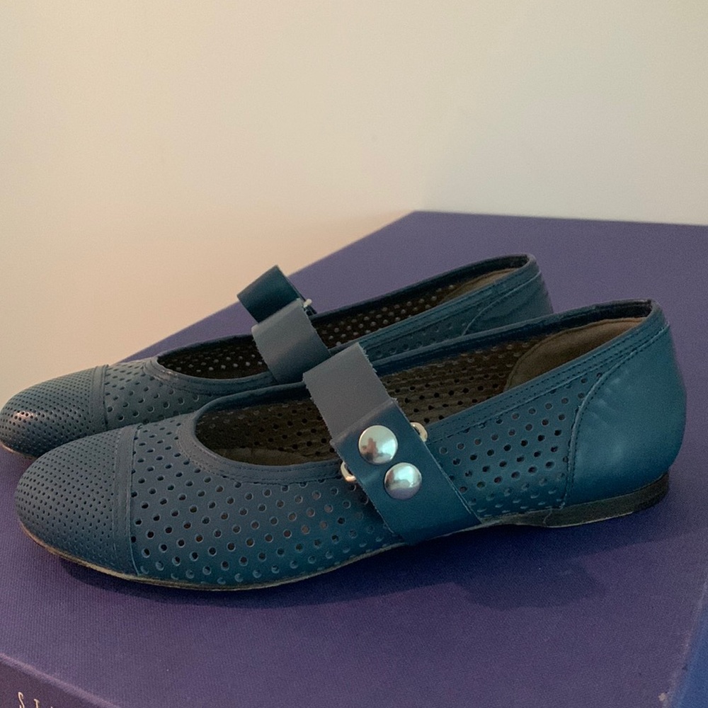 MARNI BLUE LEATHER ROUND-TOE MARY JANE FLATS SZ 36